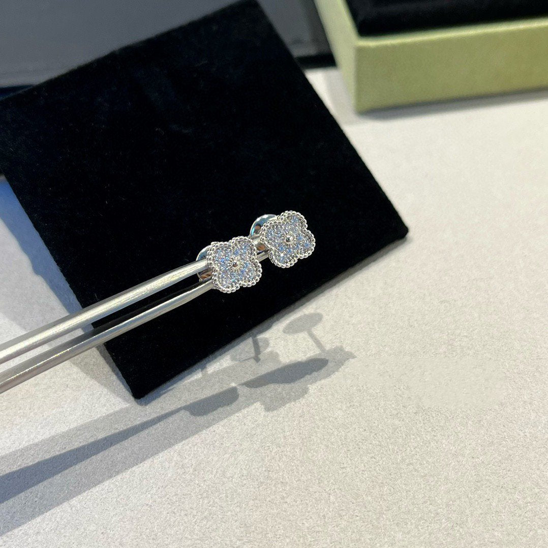 Ohrstecker Clover Mini mit Diamanten
