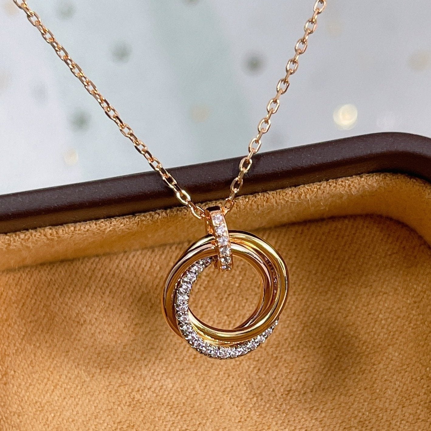 [Renovia Jewelry]TRINITY NECKLACE SILVER GOLD PINK GOLD DIAMONDS