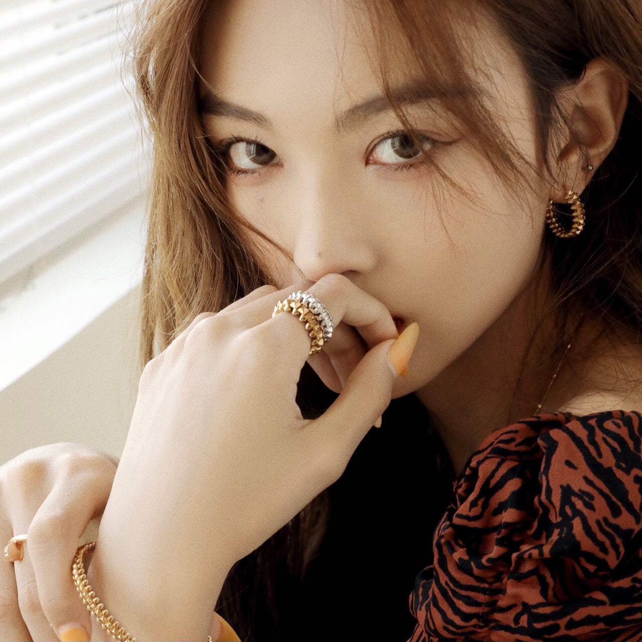 [Renovia Jewelry]CLASH SMALL HOOP EARRINGS