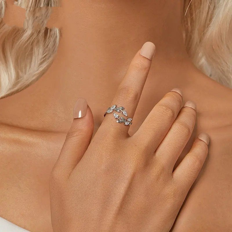 Einfacher verstellbarer Ring mit Blättern Glücksbringer-Blätter Statement
