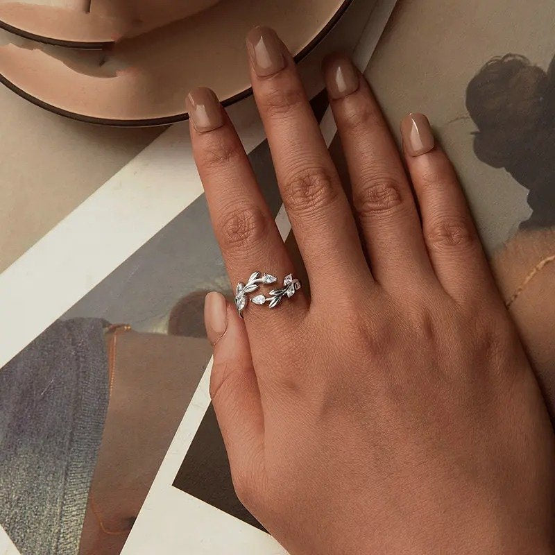 Einfacher verstellbarer Ring mit Blättern Glücksbringer-Blätter Statement